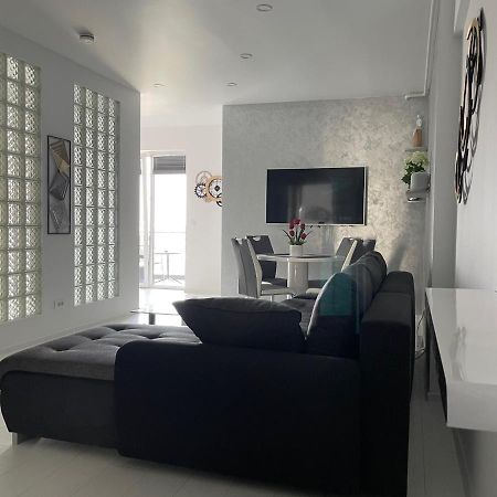 Luxury Westpark 2-Room Apartment Lakeview W5 Bucharest Exterior photo