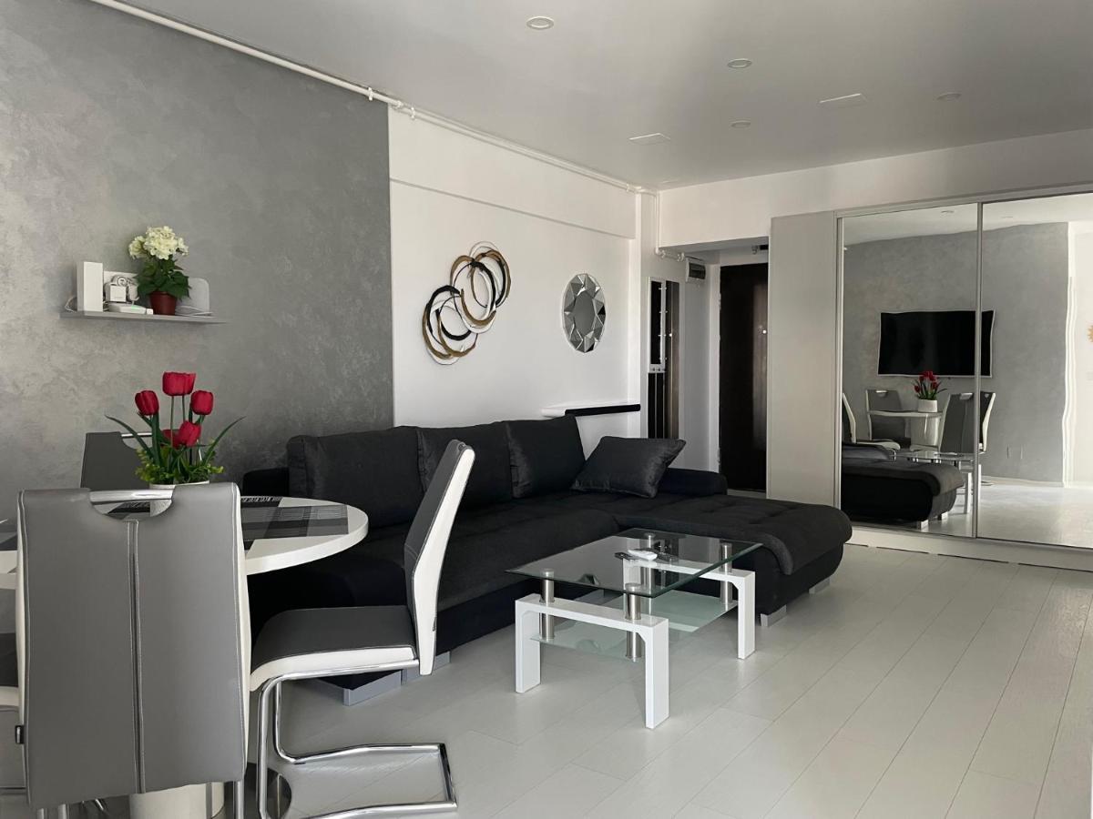 Luxury Westpark 2-Room Apartment Lakeview W5 Bucharest Exterior photo