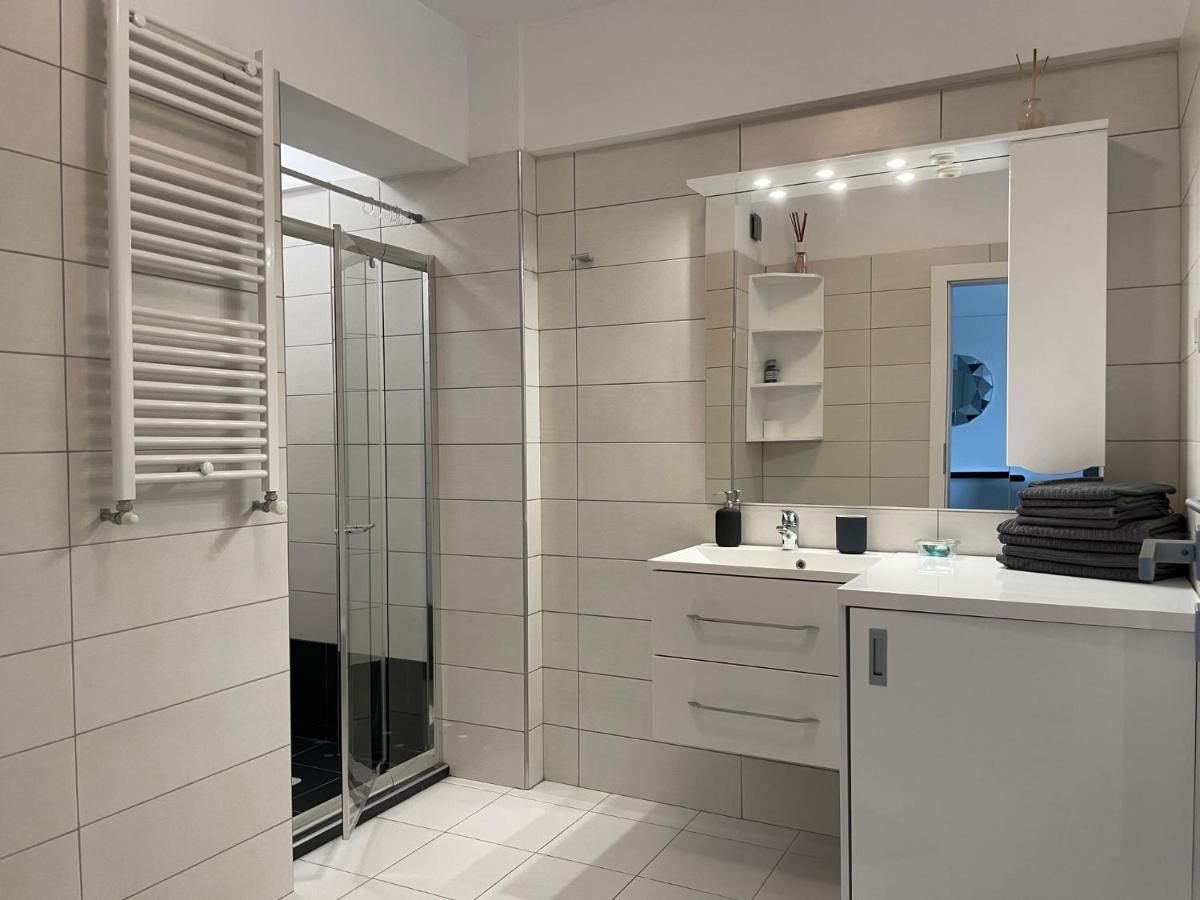 Luxury Westpark 2-Room Apartment Lakeview W5 Bucharest Exterior photo